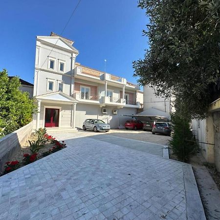 Vk Luxury Suites With Private Parking (Adults Only) Nydrí Eksteriør bilde