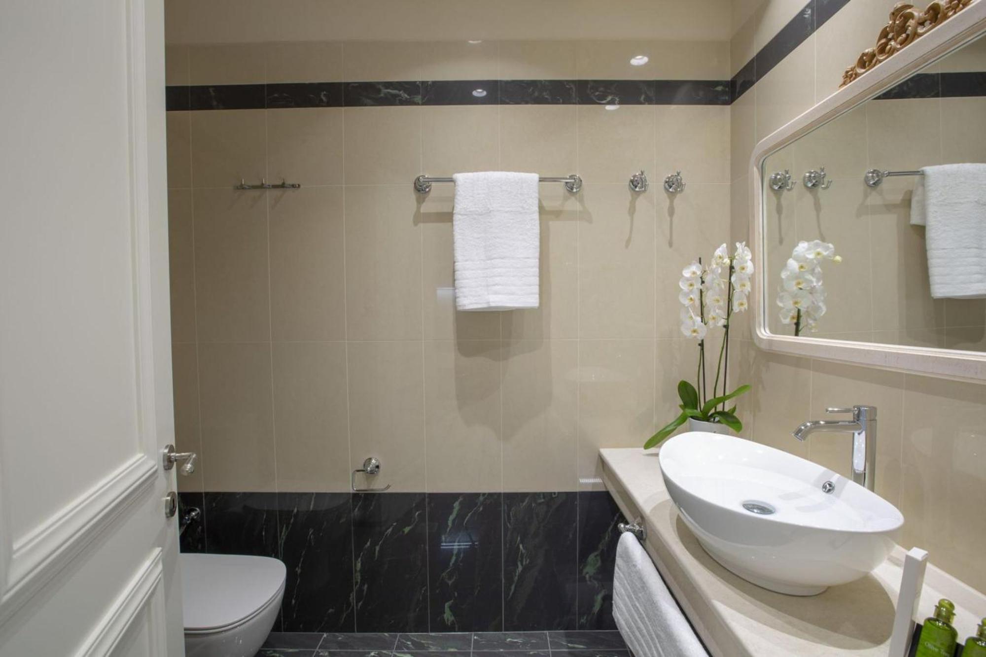 Vk Luxury Suites With Private Parking (Adults Only) Nydrí Eksteriør bilde