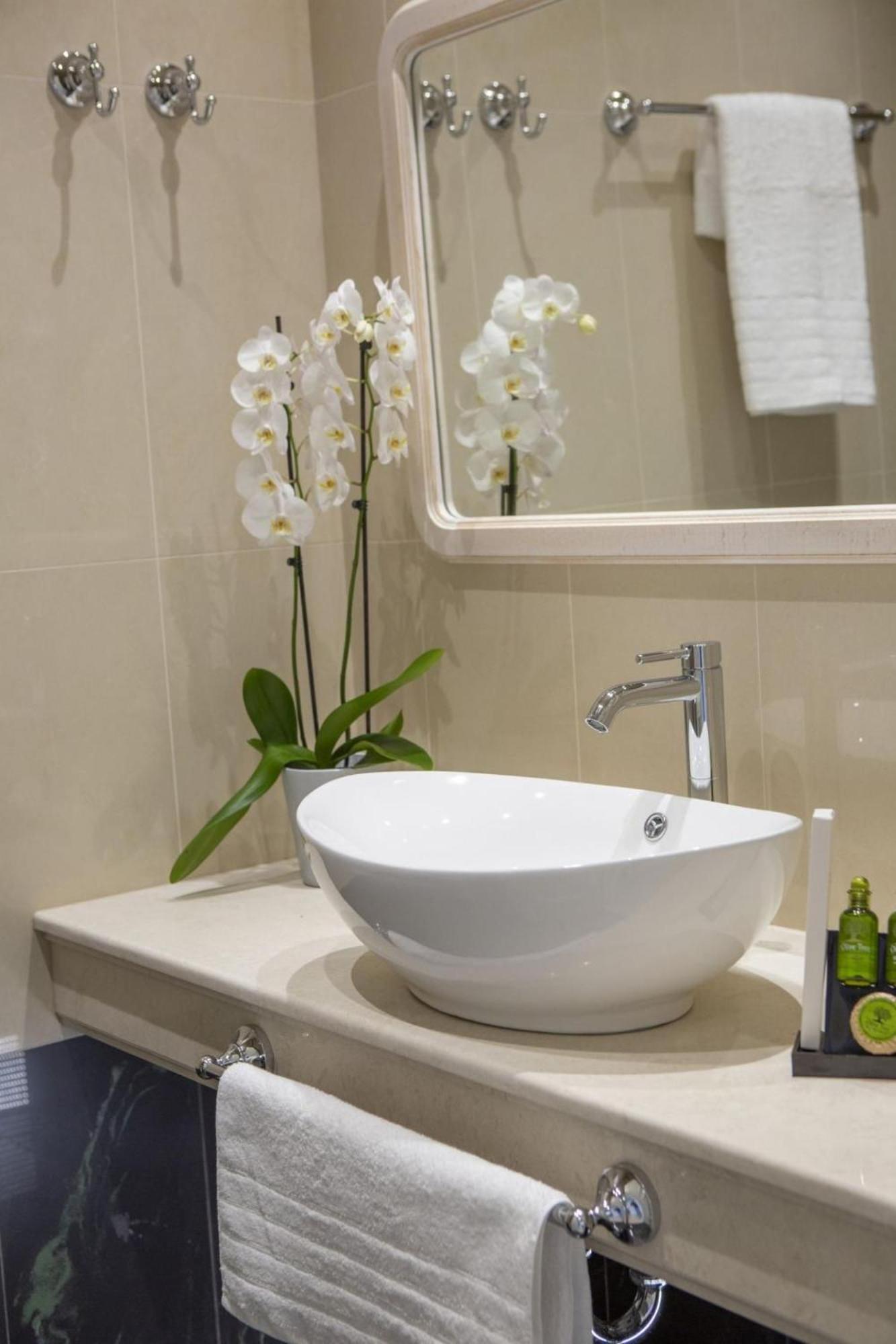 Vk Luxury Suites With Private Parking (Adults Only) Nydrí Eksteriør bilde