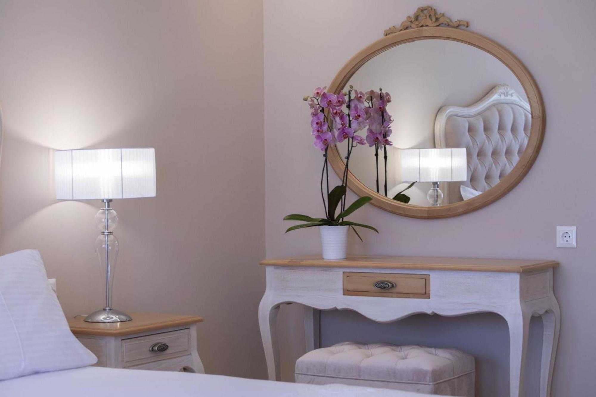 Vk Luxury Suites With Private Parking (Adults Only) Nydrí Eksteriør bilde