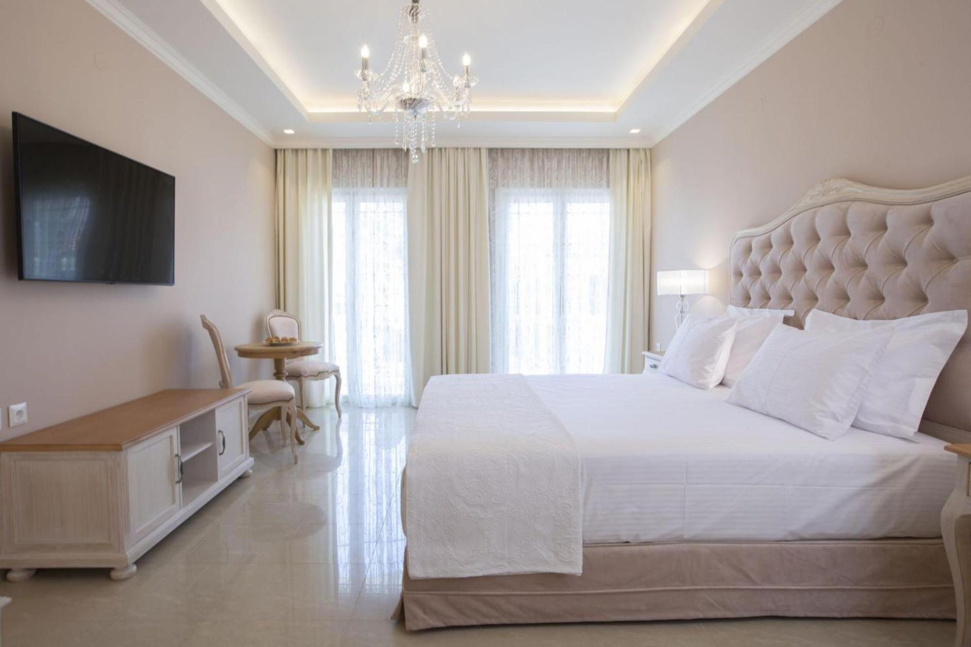 Vk Luxury Suites With Private Parking (Adults Only) Nydrí Eksteriør bilde