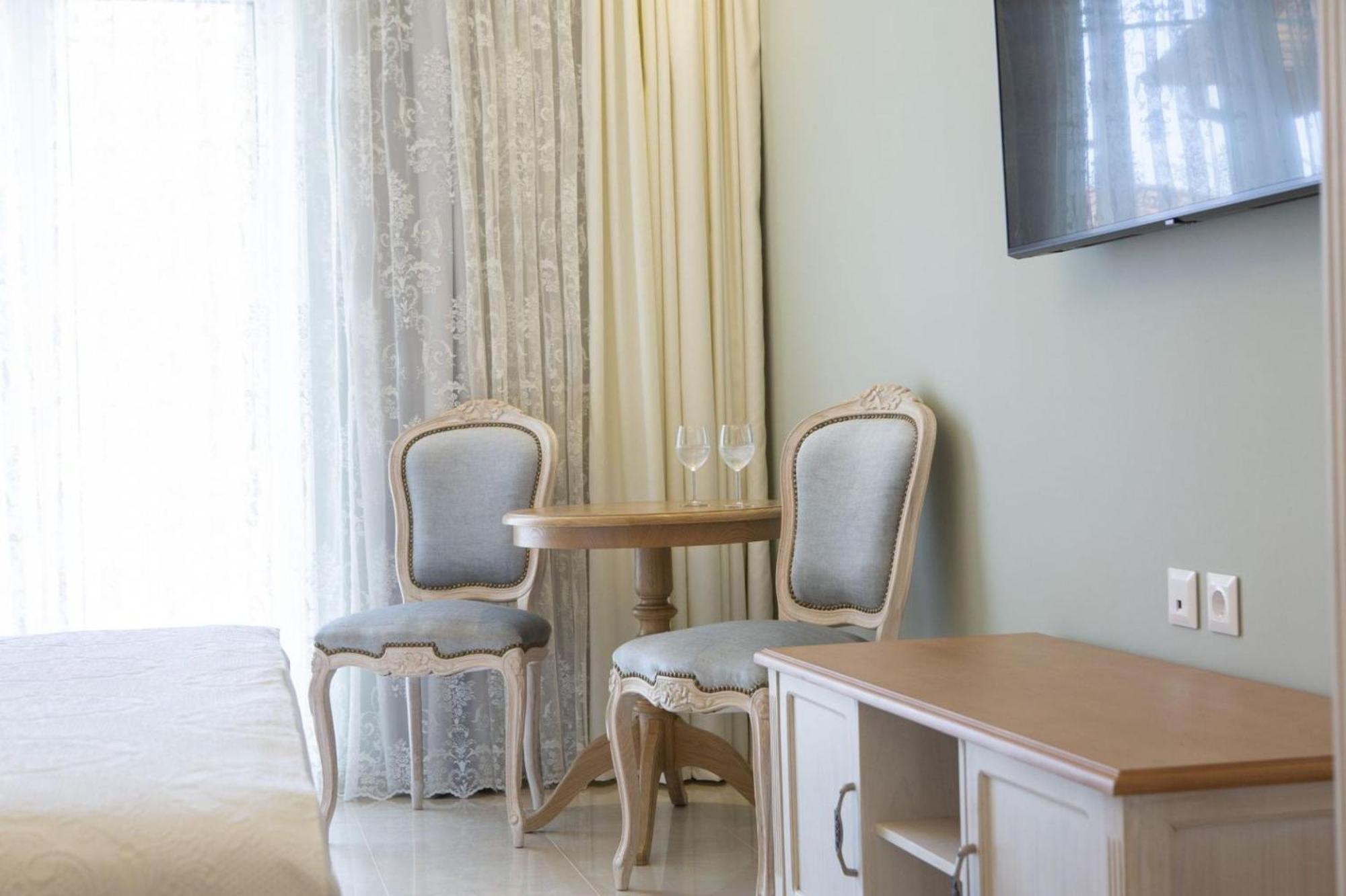 Vk Luxury Suites With Private Parking (Adults Only) Nydrí Eksteriør bilde