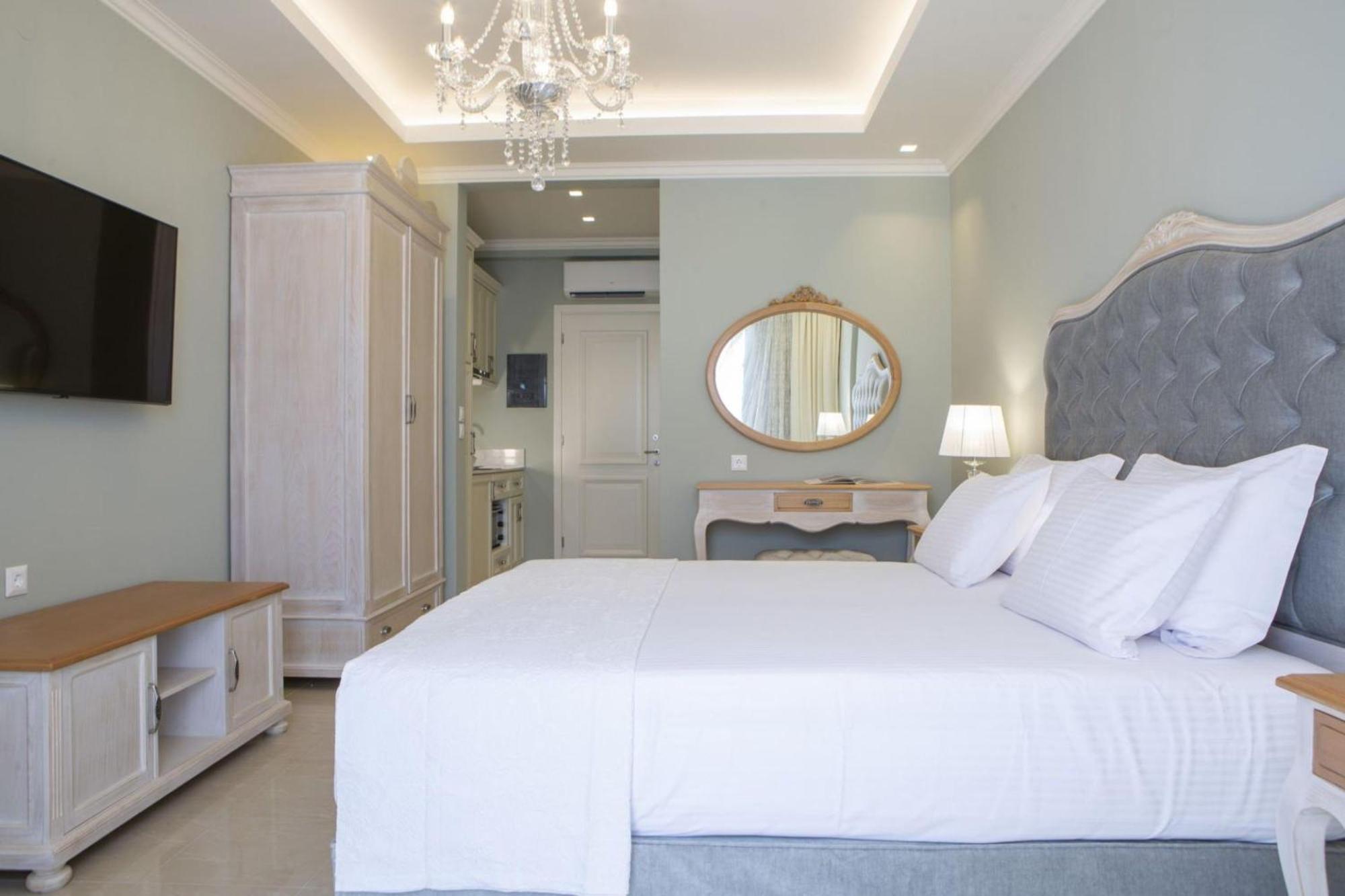 Vk Luxury Suites With Private Parking (Adults Only) Nydrí Eksteriør bilde