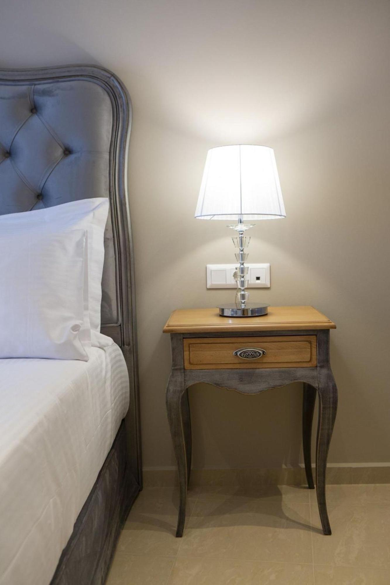 Vk Luxury Suites With Private Parking (Adults Only) Nydrí Eksteriør bilde