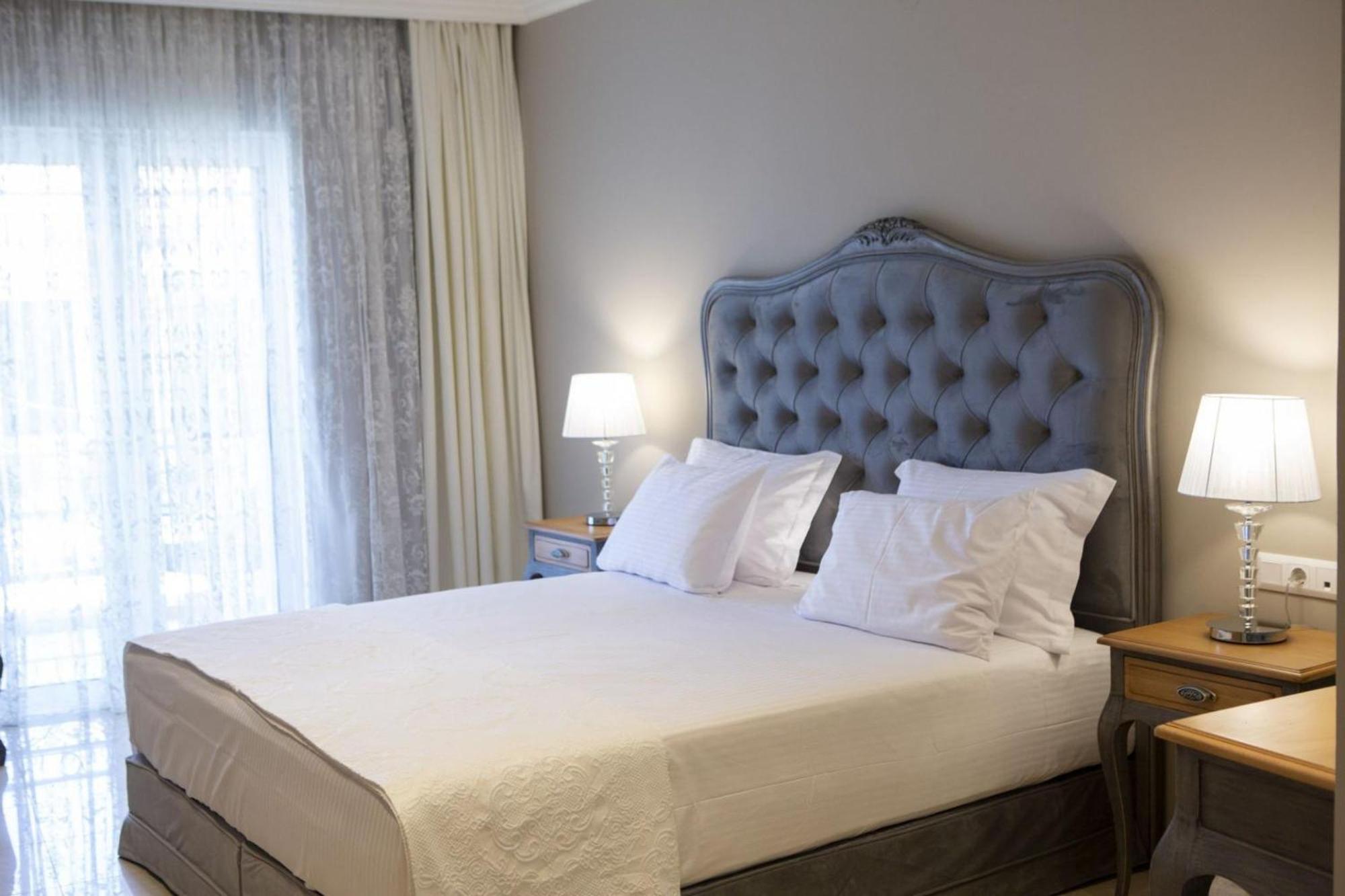 Vk Luxury Suites With Private Parking (Adults Only) Nydrí Eksteriør bilde