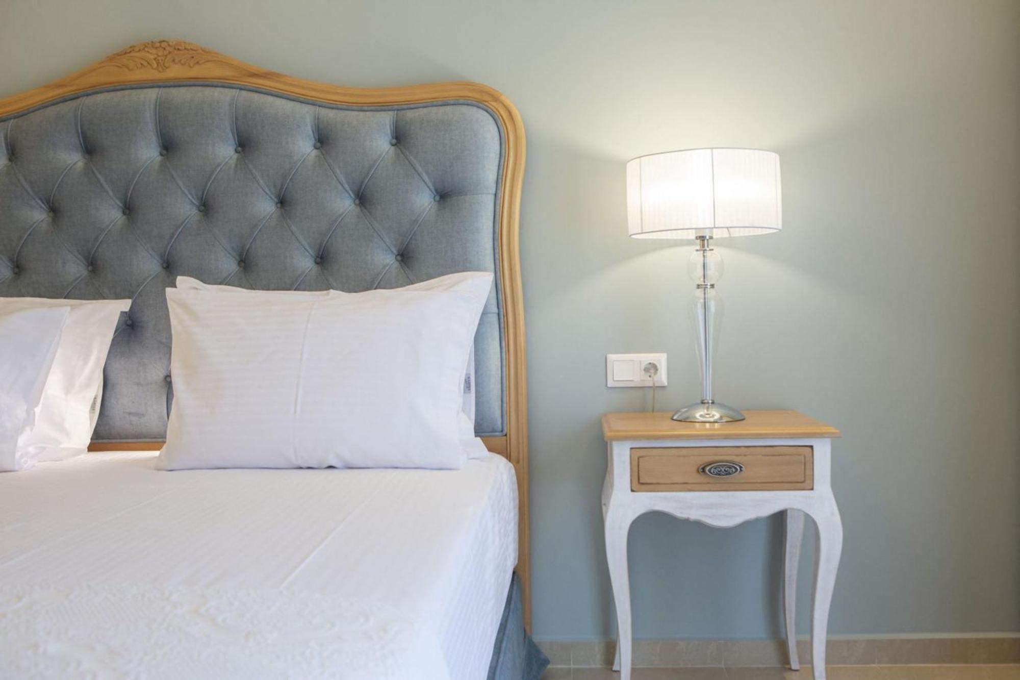 Vk Luxury Suites With Private Parking (Adults Only) Nydrí Eksteriør bilde