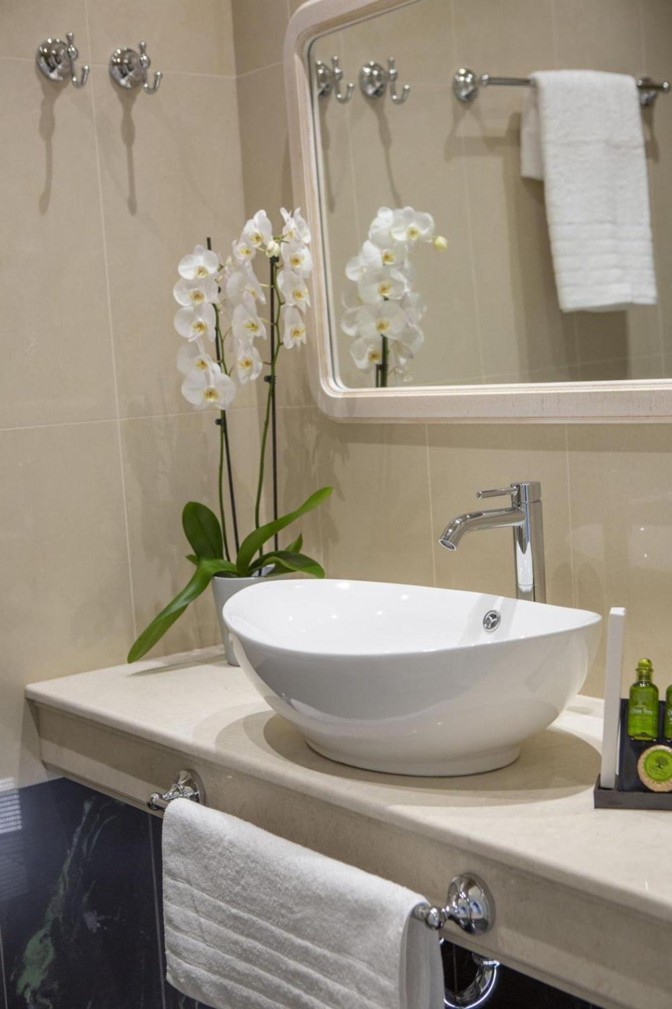 Vk Luxury Suites With Private Parking (Adults Only) Nydrí Eksteriør bilde