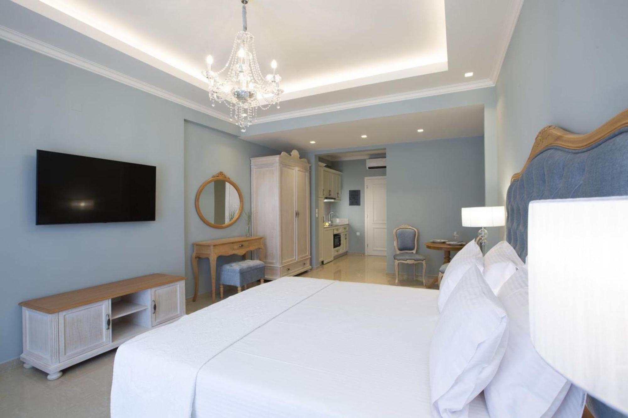 Vk Luxury Suites With Private Parking (Adults Only) Nydrí Eksteriør bilde