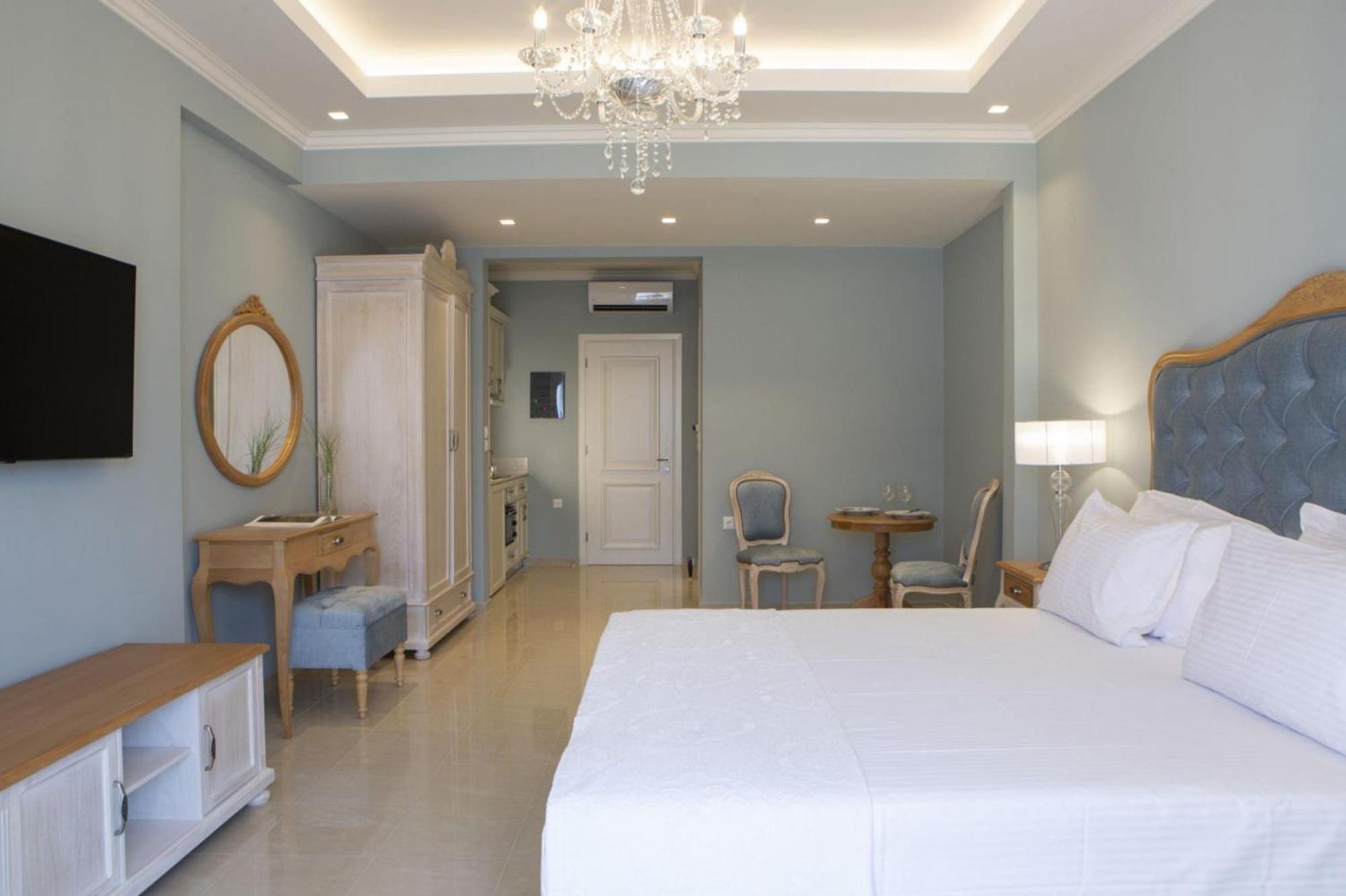 Vk Luxury Suites With Private Parking (Adults Only) Nydrí Eksteriør bilde