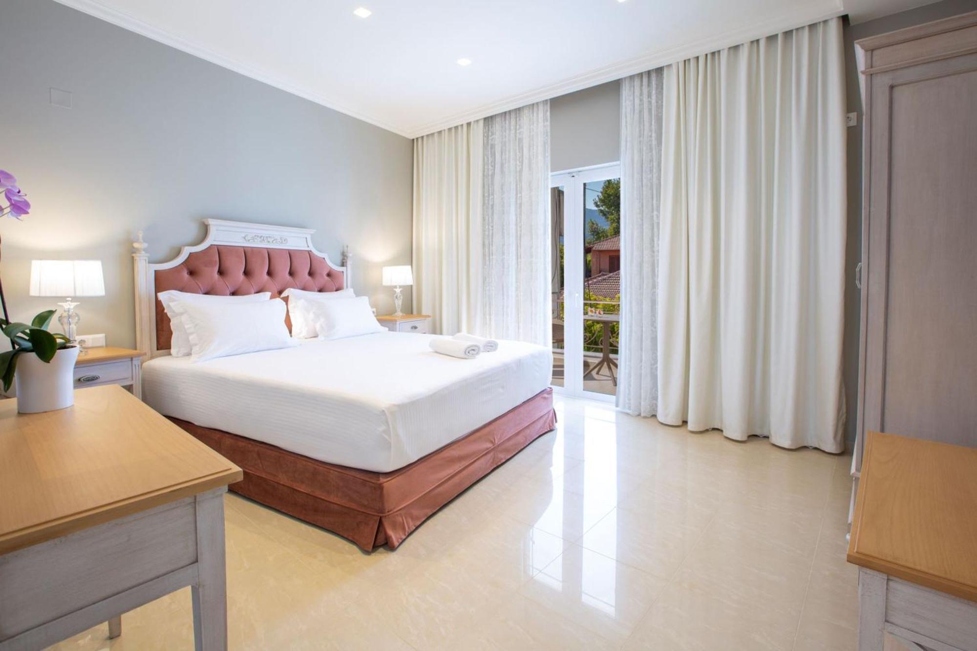 Vk Luxury Suites With Private Parking (Adults Only) Nydrí Eksteriør bilde