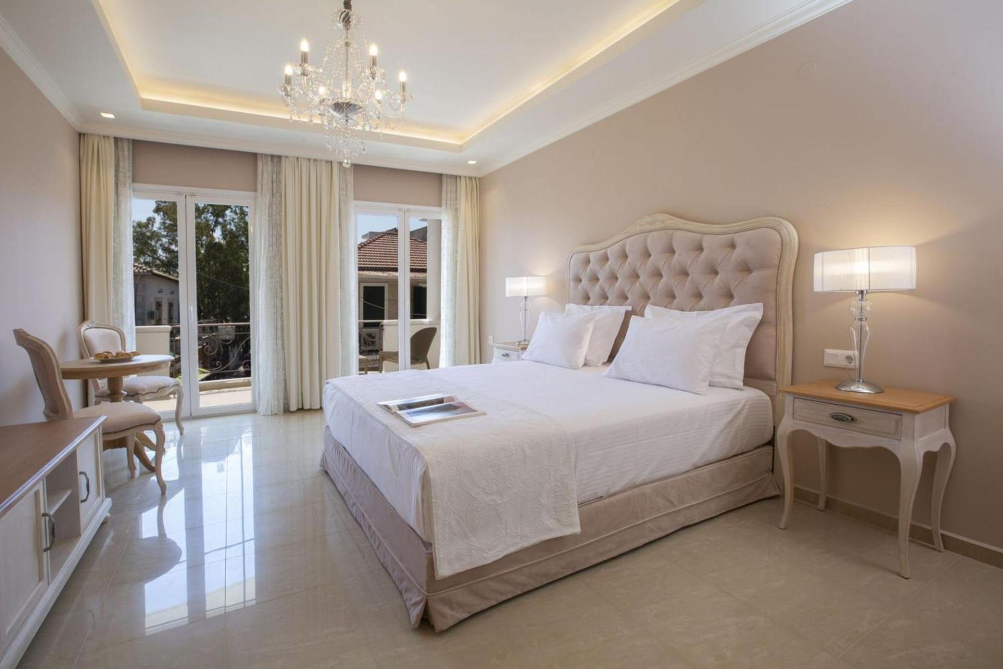 Vk Luxury Suites With Private Parking (Adults Only) Nydrí Eksteriør bilde